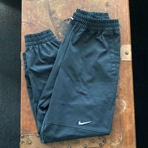 EUC | NIKE Woven Loose Fit Jogger